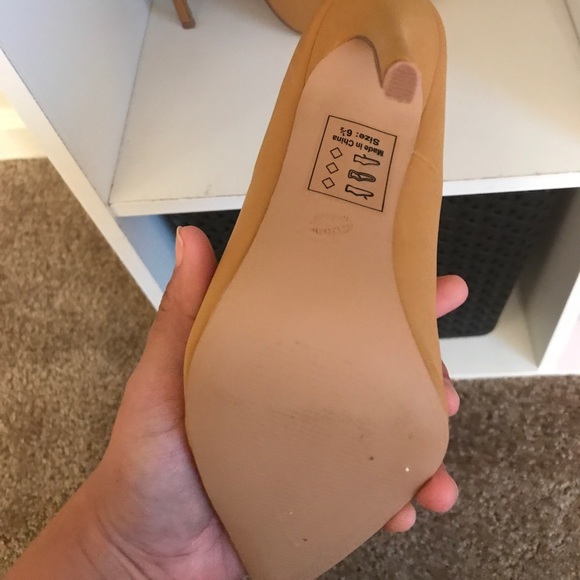 COPY - Mustard pointy toe heels not for sale!!! - Picture 4 of 4